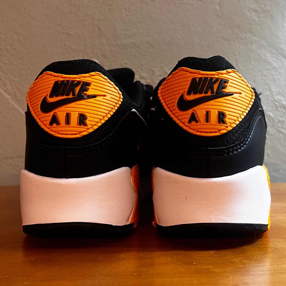 Nike AirMax 90 Black and Gold Athletic Shoes Men’s Size 9.5, Women's Size 8 - Picture 9 of 14